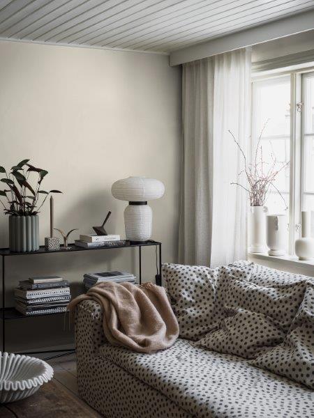 4304_CreamLinen_Roomshot_Livingroom