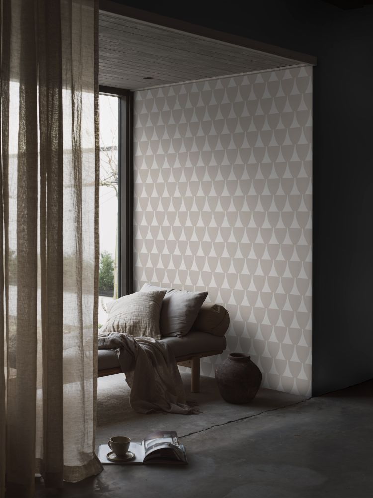 9548W_Vase_Roomshot