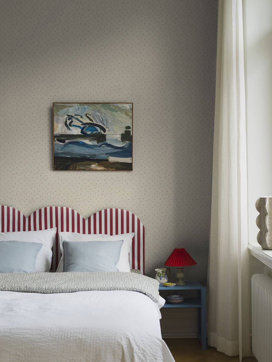 7780_PetiteChe_rie_Roomshot_1_PR